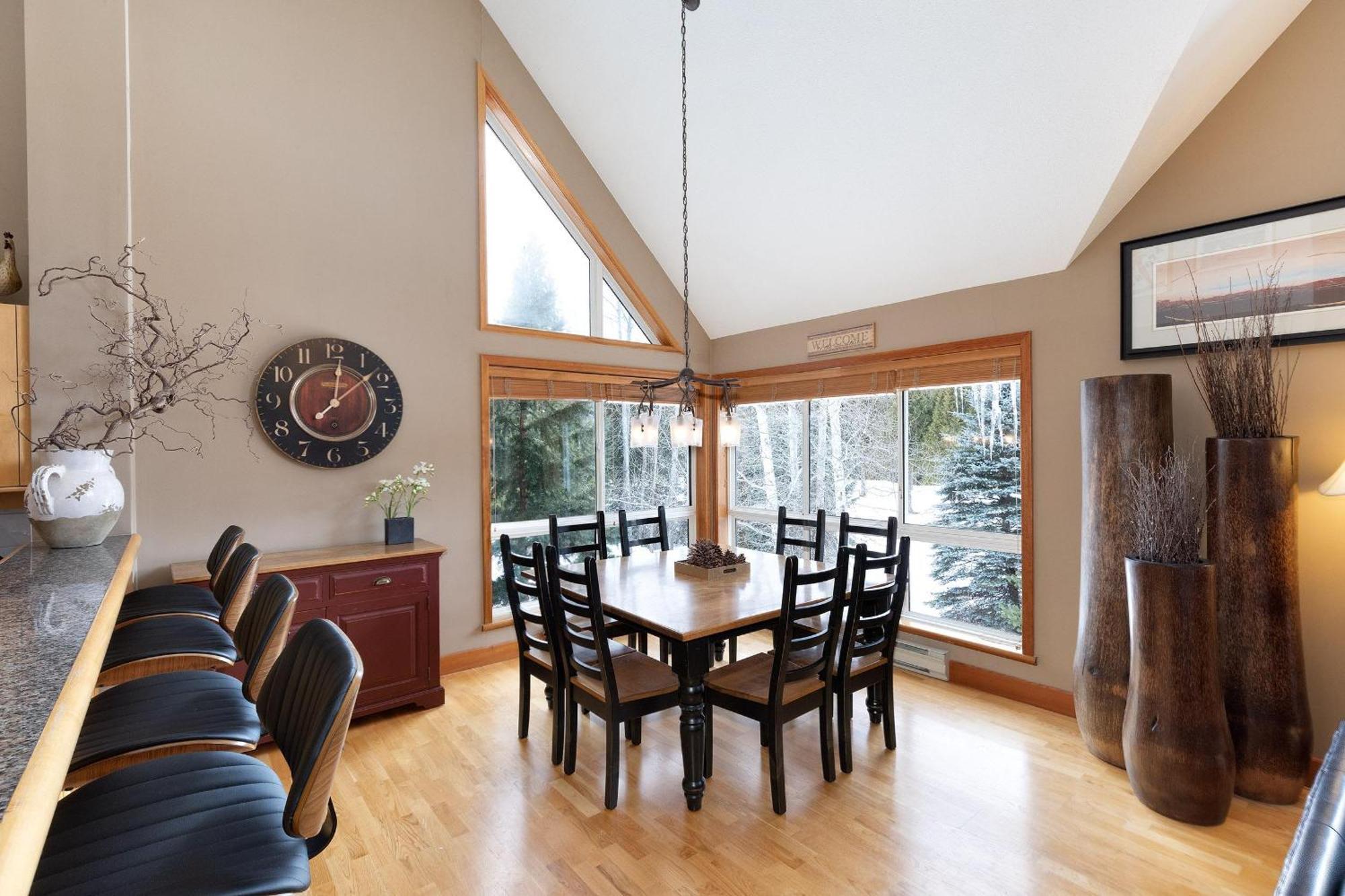 Alpine Greens 8 | Bright Townhome Near Blackcomb, Walk Or Shuttle To Skiing, Secure Parking Whistler Bagian luar foto