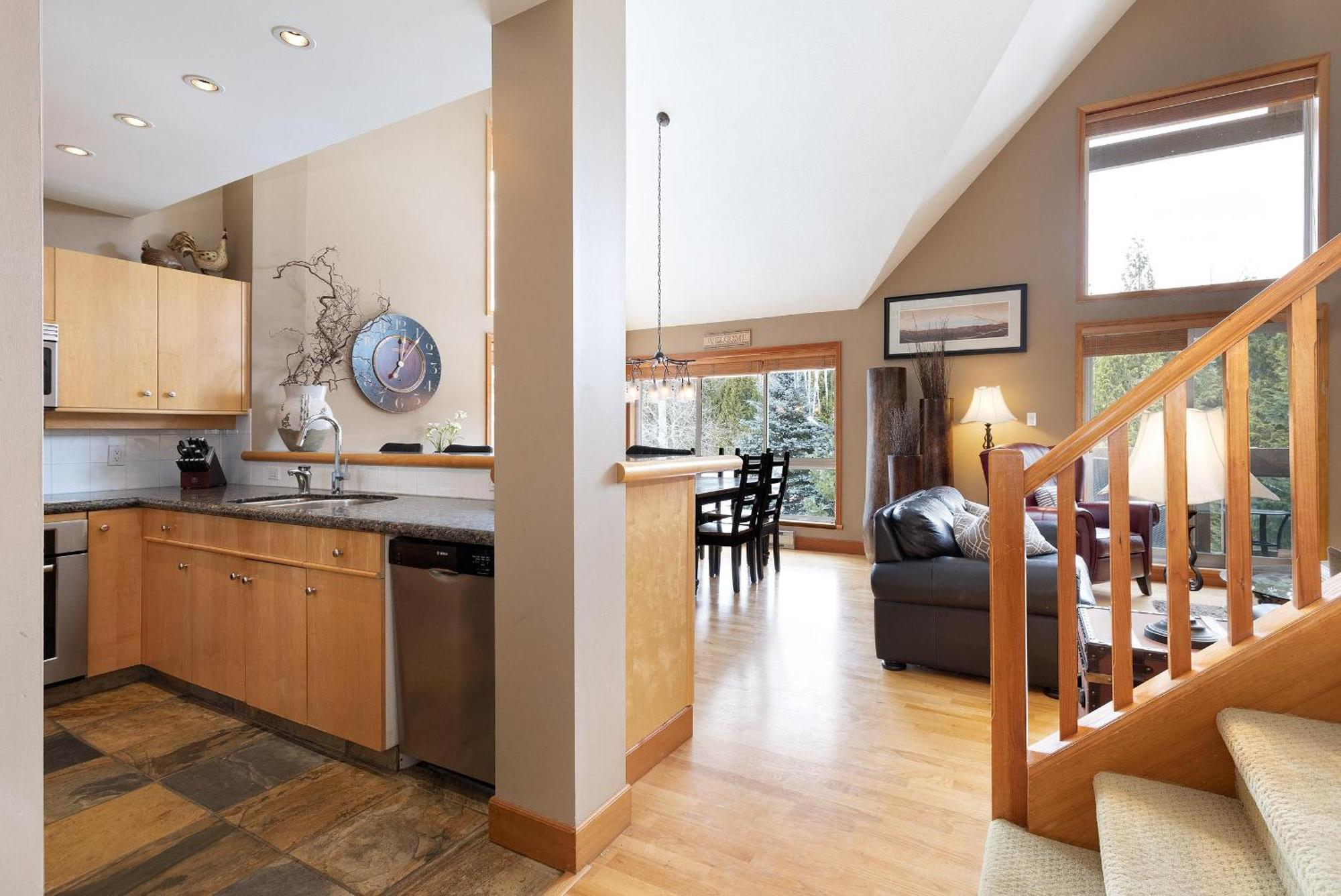Alpine Greens 8 | Bright Townhome Near Blackcomb, Walk Or Shuttle To Skiing, Secure Parking Whistler Bagian luar foto