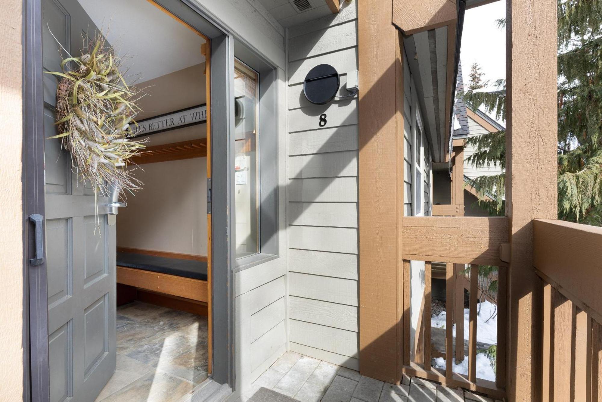 Alpine Greens 8 | Bright Townhome Near Blackcomb, Walk Or Shuttle To Skiing, Secure Parking Whistler Bagian luar foto