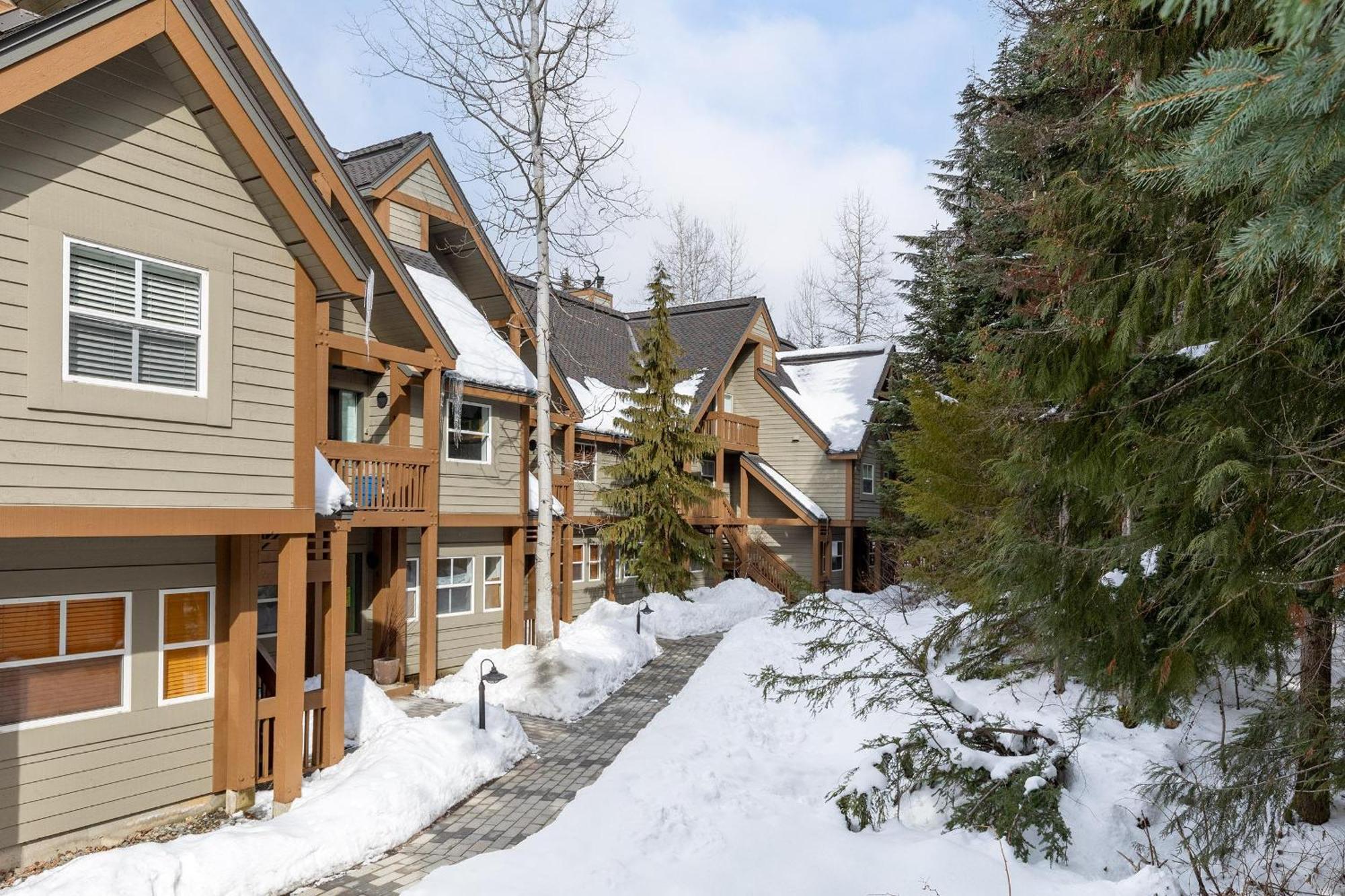 Alpine Greens 8 | Bright Townhome Near Blackcomb, Walk Or Shuttle To Skiing, Secure Parking Whistler Bagian luar foto